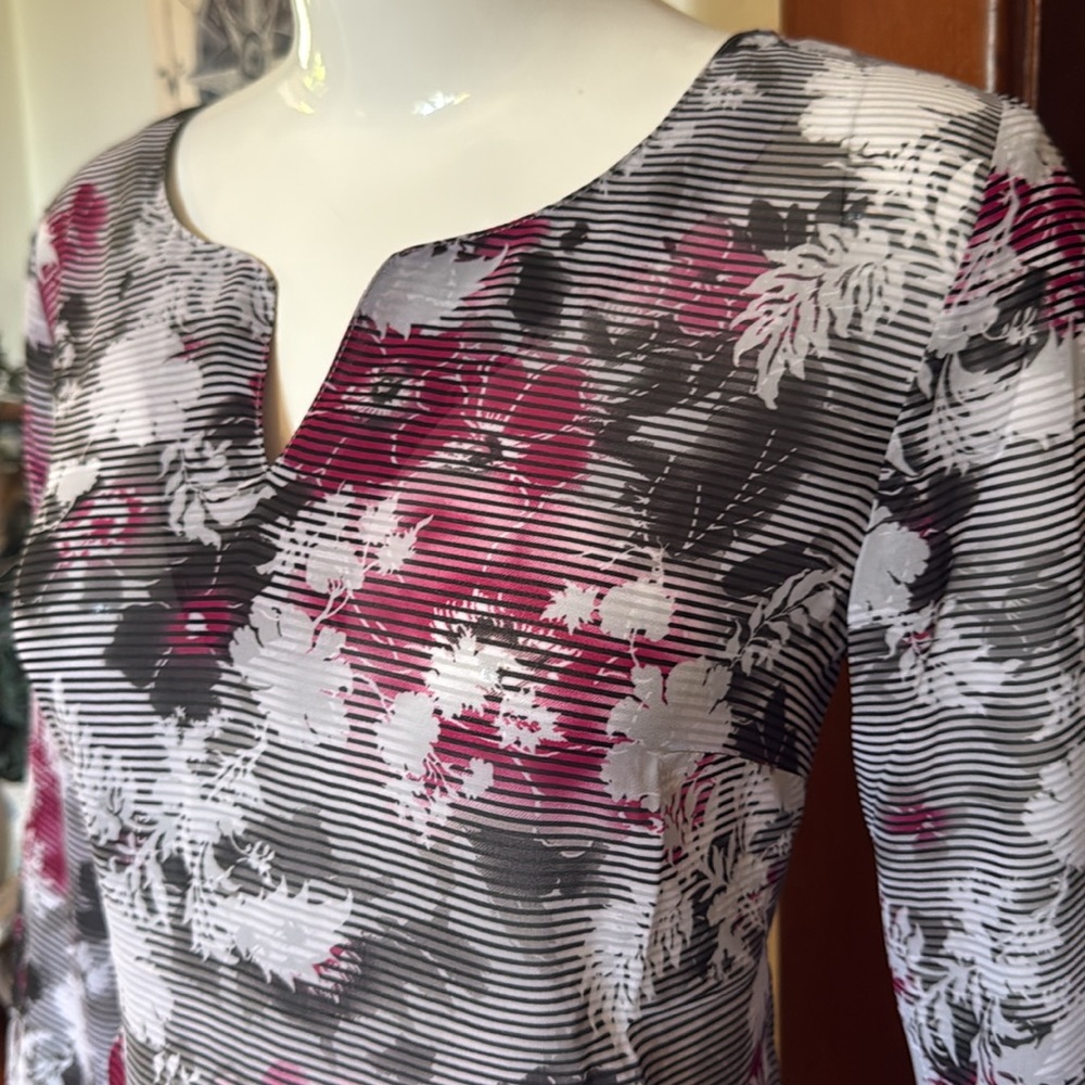 NWT northern reflections size small Floral Women's Top - Black, White,Pink sheer